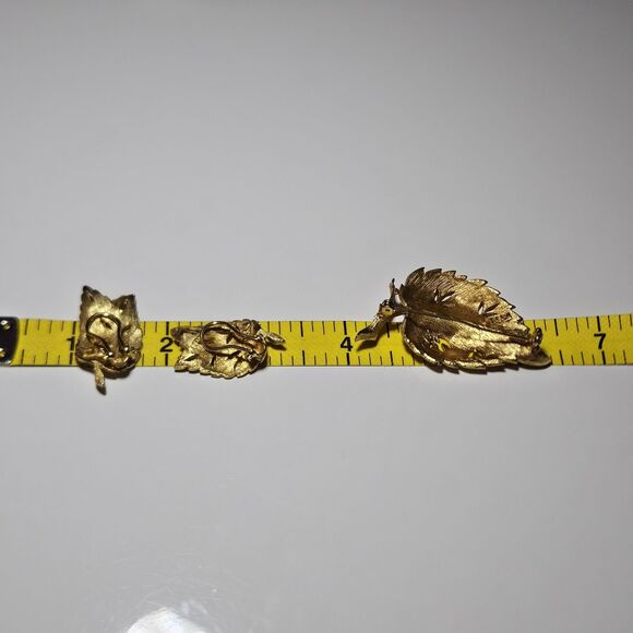BSK Vintage Gold Plated Leaf Brooch & Clip-on Earring Set - Picture 7 of 15